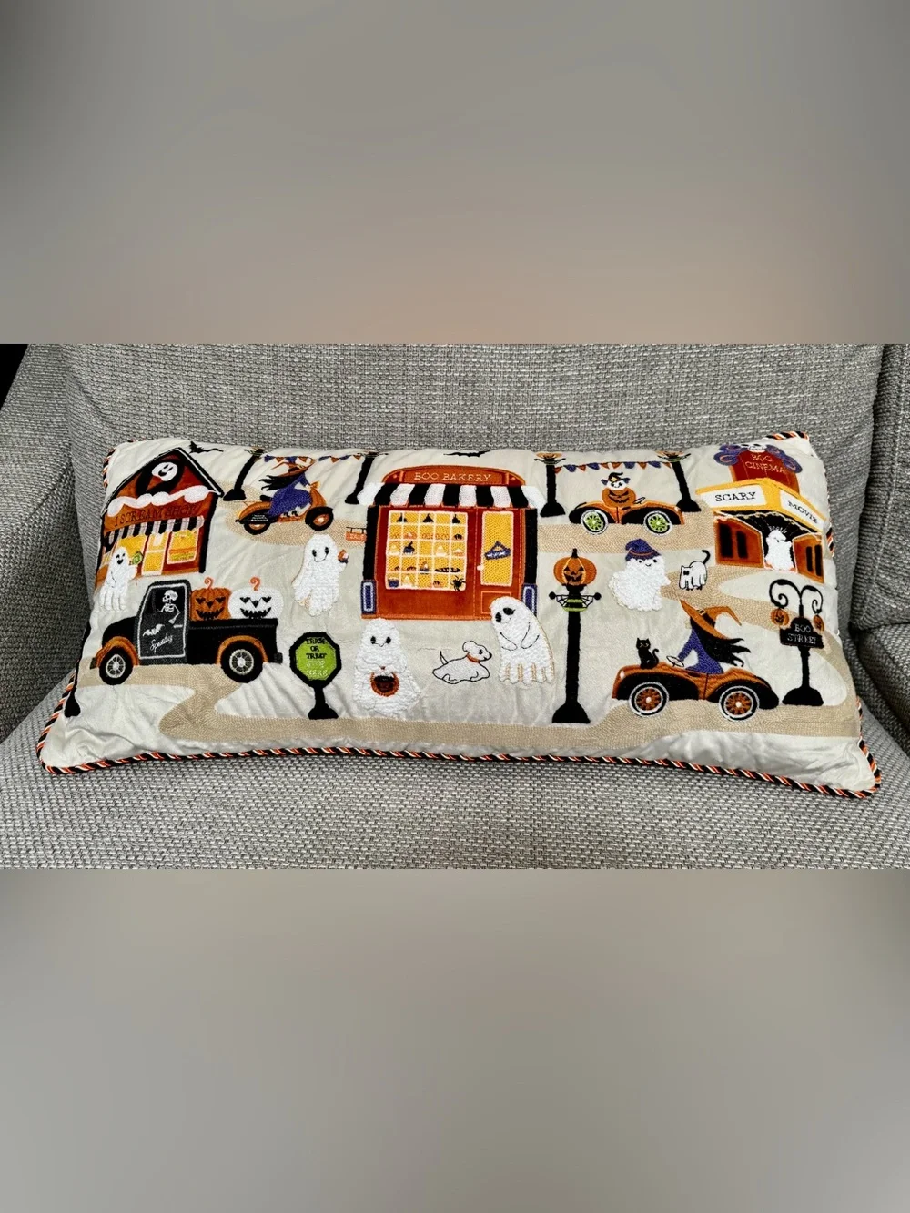 Halloween Town Pillow Ghost Village  Jack O’ Lantern Pumpkins Embroidered NWT